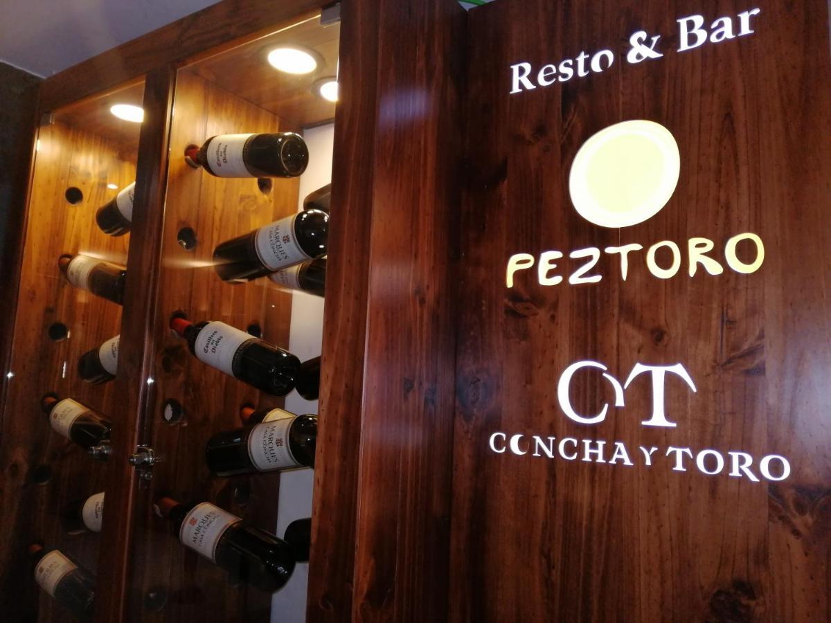 Hotel Diego De Velazquez Santiago Kültér fotó