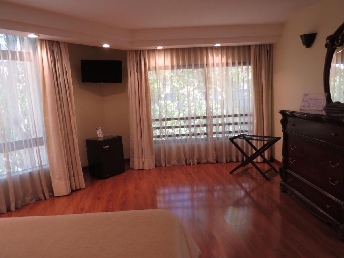 Hotel Diego De Velazquez Santiago Kültér fotó