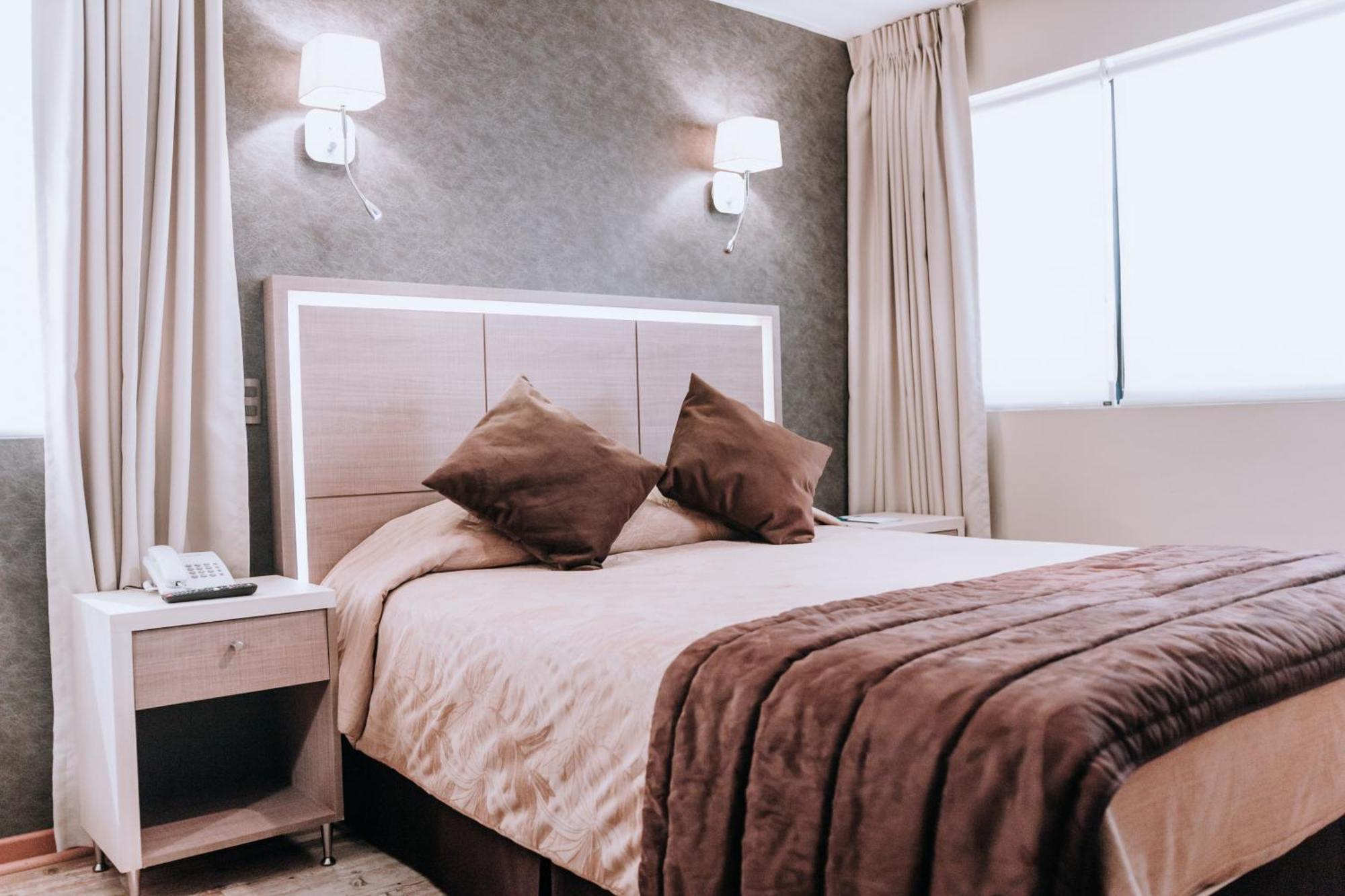 Hotel Diego De Velazquez Santiago Kültér fotó