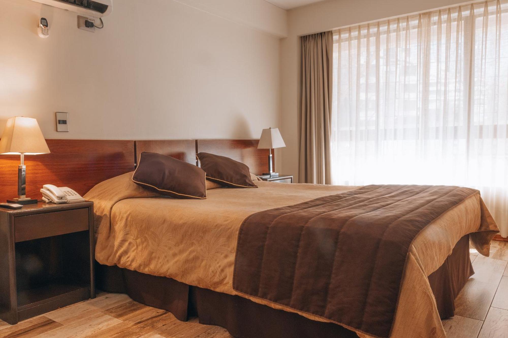 Hotel Diego De Velazquez Santiago Kültér fotó
