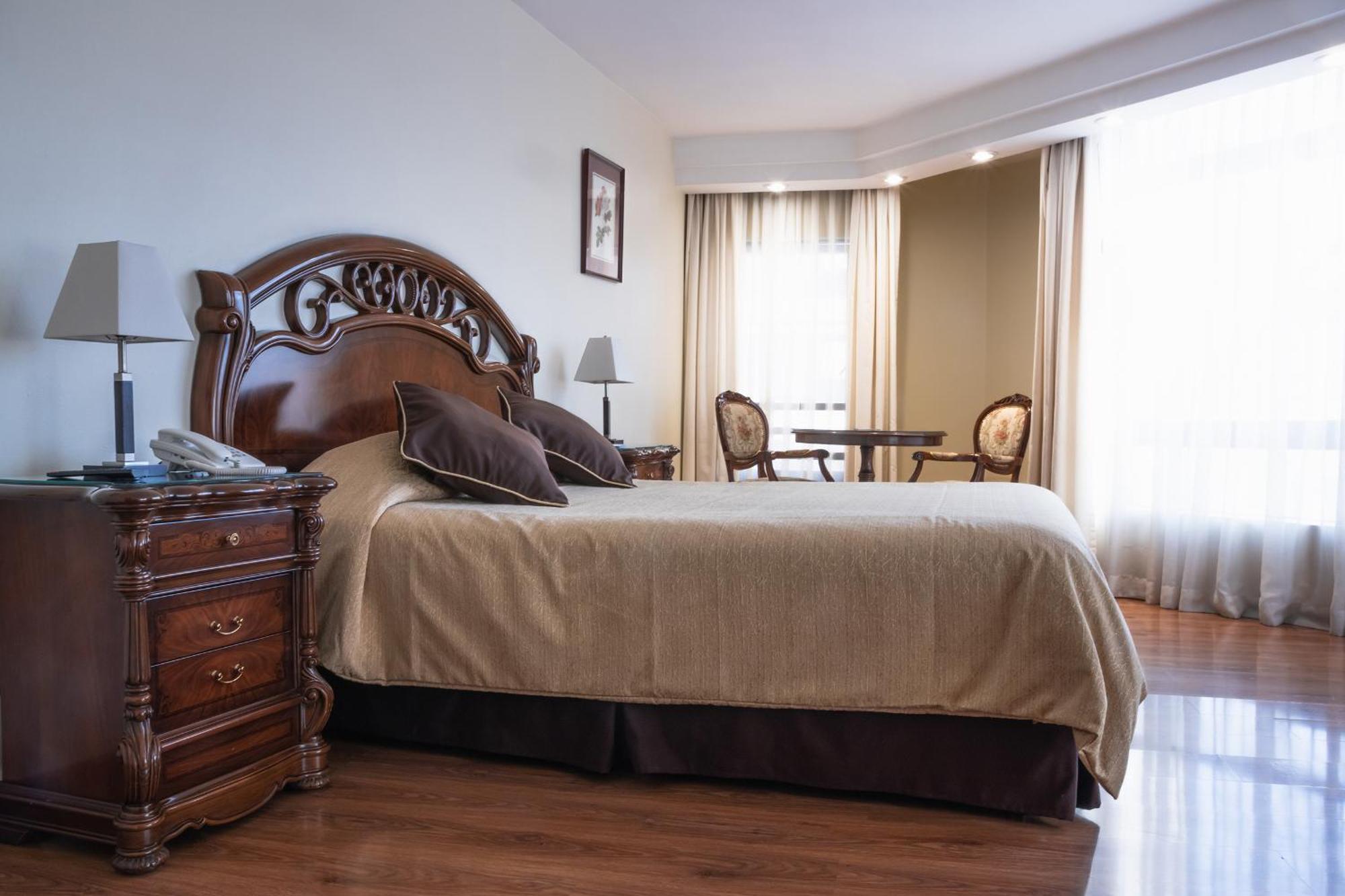 Hotel Diego De Velazquez Santiago Kültér fotó
